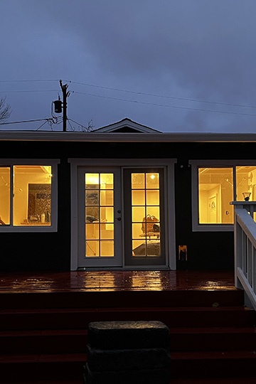 featured-image-front-lake-house